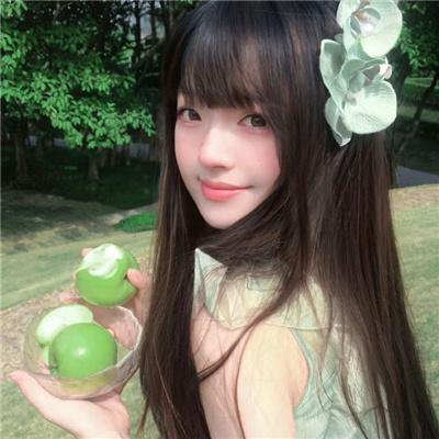 三个带面纱的女子